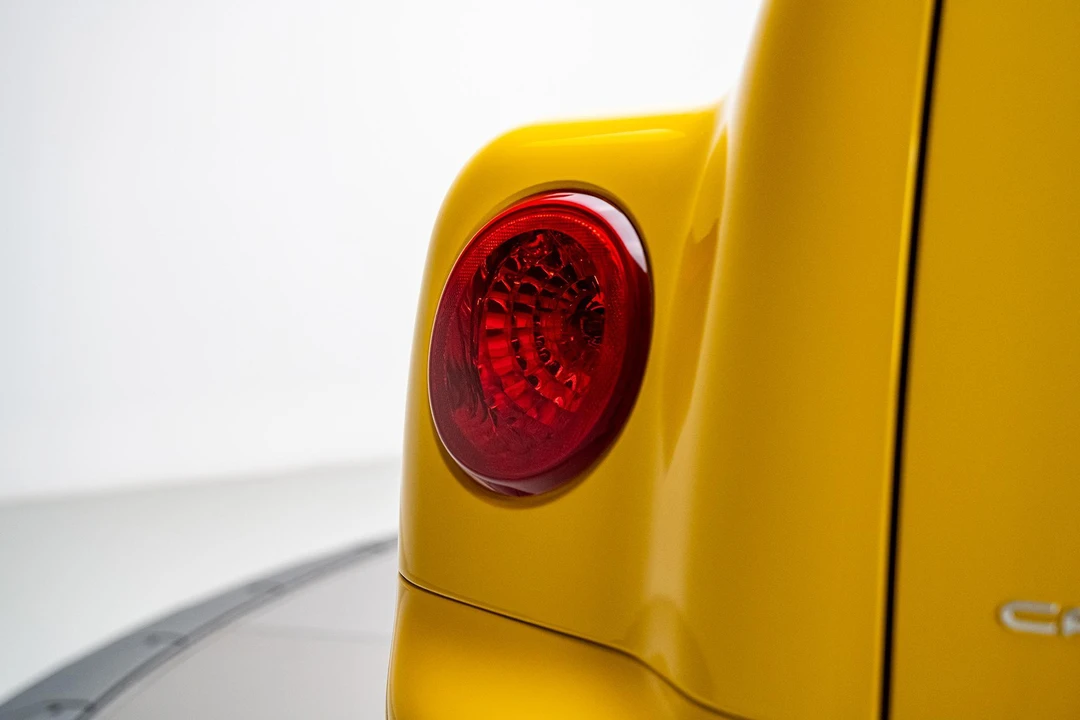 2005 Chevrolet SSR - Image 22 of 31