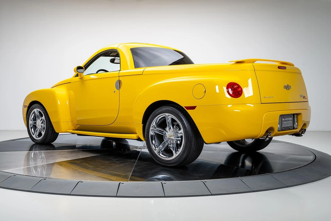 2005 Chevrolet SSR - Image 10 of 31