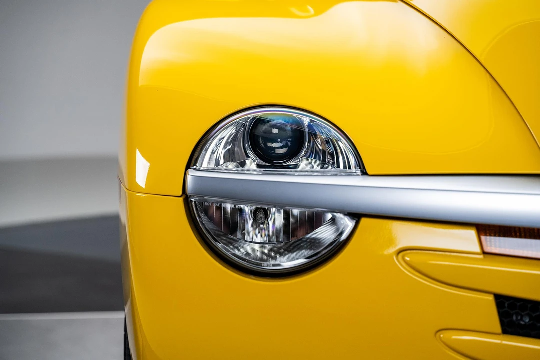 2005 Chevrolet SSR - Image 18 of 31