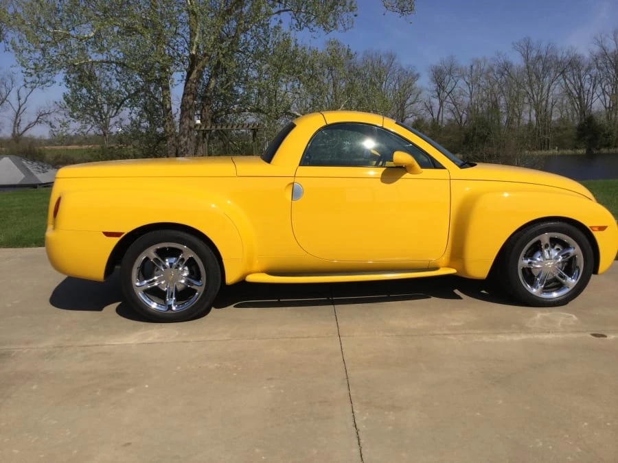 2005 Chevrolet SSR - Image 11 of 12