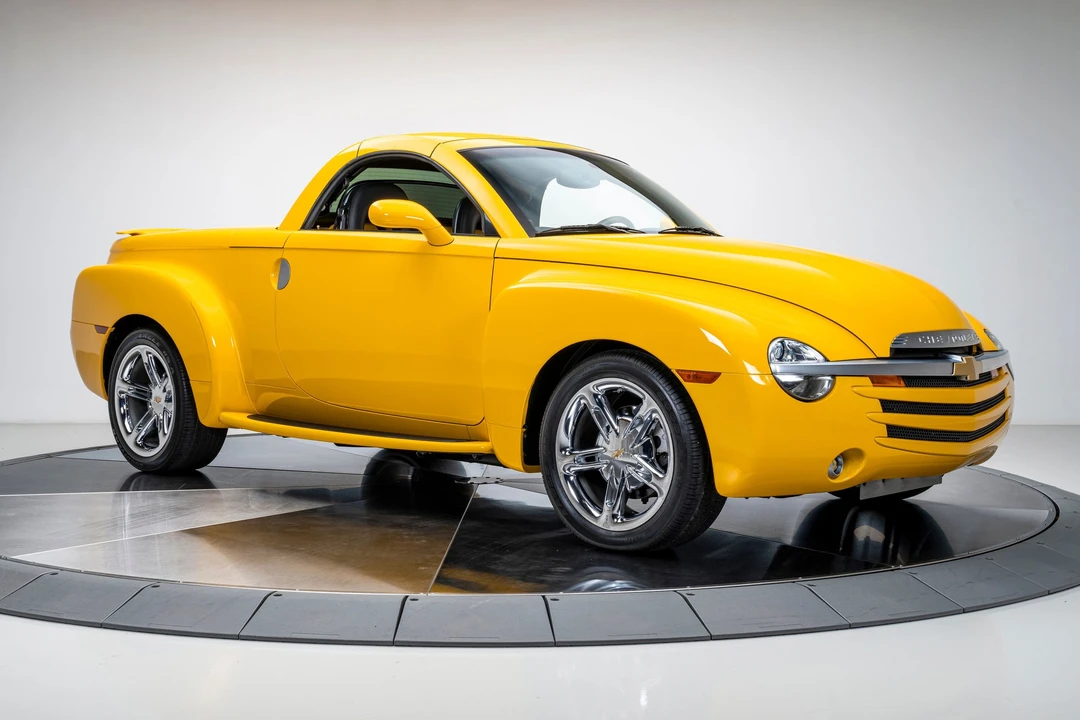 2005 Chevrolet SSR - Image 10 of 31