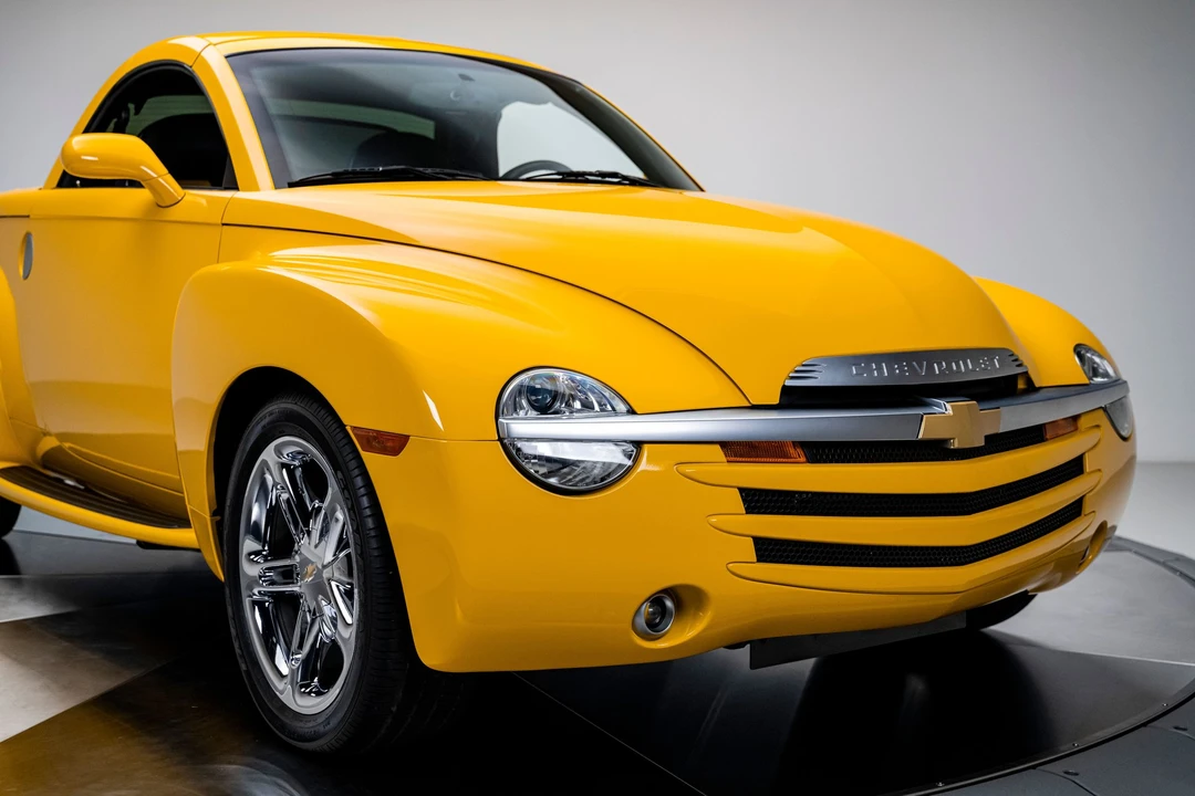 2005 Chevrolet SSR - Image 12 of 31