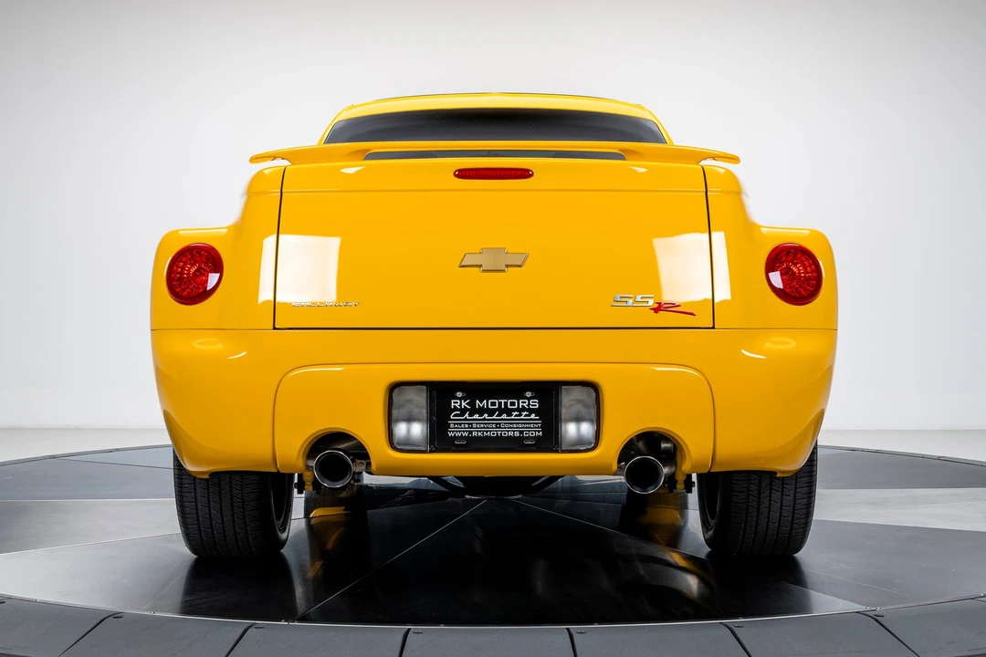 2005 Chevrolet SSR - Image 23 of 31