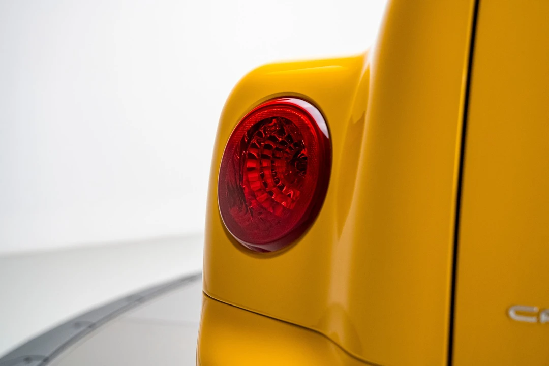 2005 Chevrolet SSR - Image 29 of 31