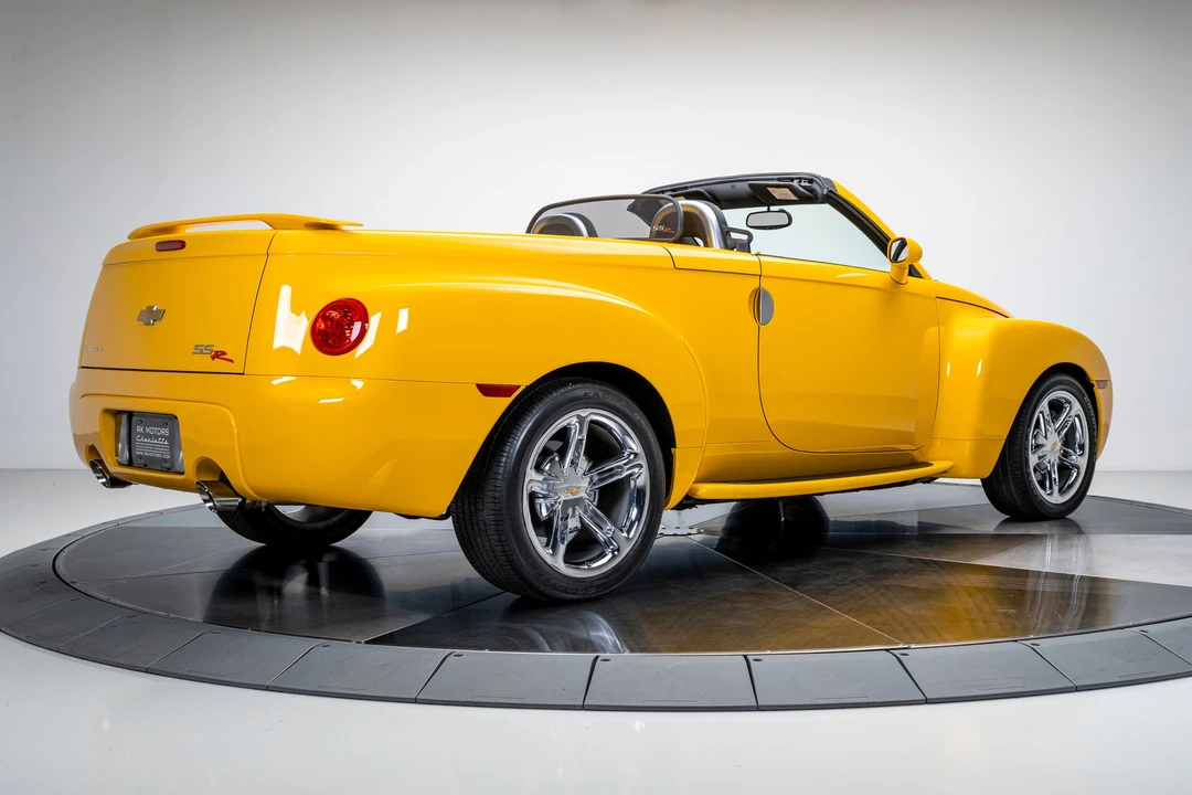 2005 Chevrolet SSR - Image 22 of 31