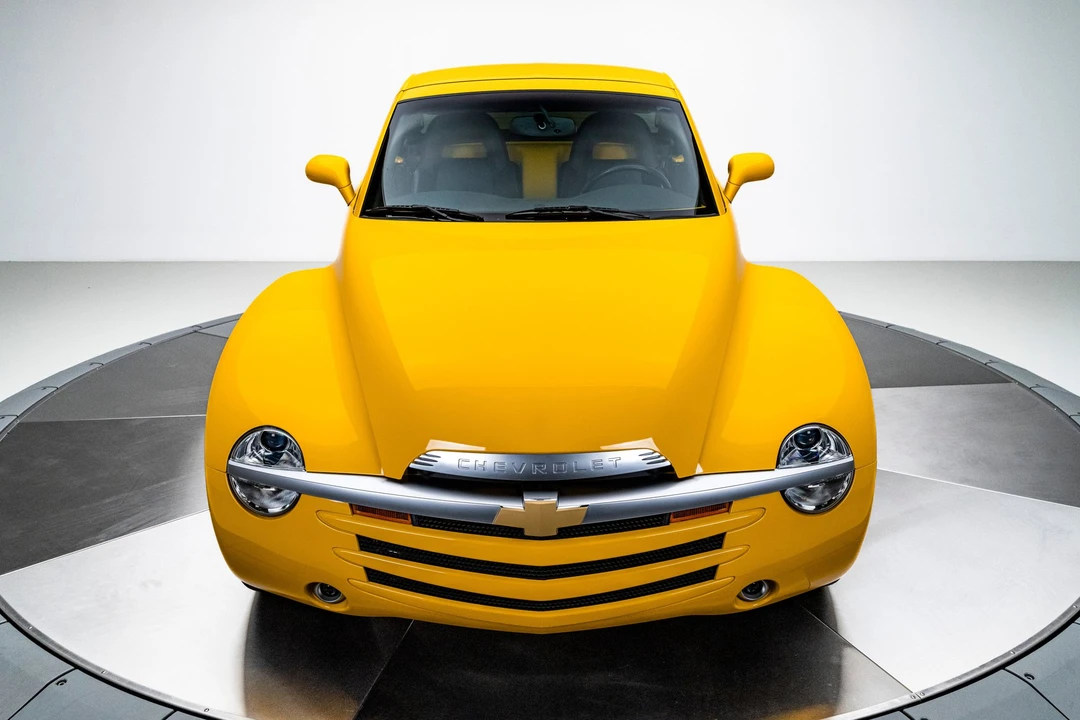2005 Chevrolet SSR - Image 9 of 31