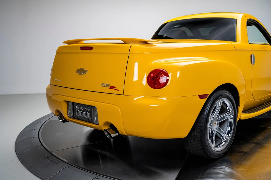 2005 Chevrolet SSR - Image 27 of 31