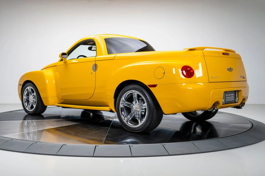 2005 Chevrolet SSR - Image 25 of 31