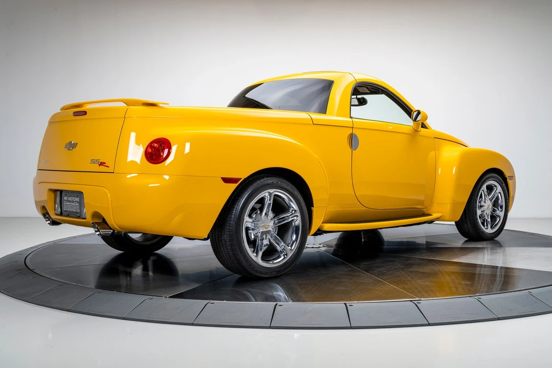 2005 Chevrolet SSR - Image 21 of 31