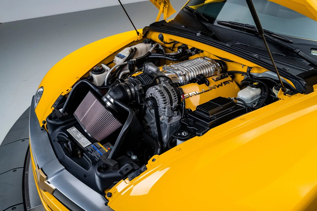 2005 Chevrolet SSR - Image 2 of 31