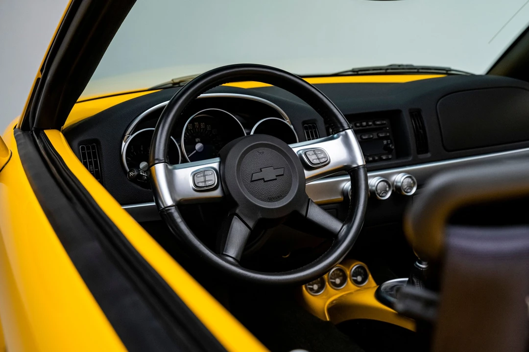 2005 Chevrolet SSR - Image 3 of 31