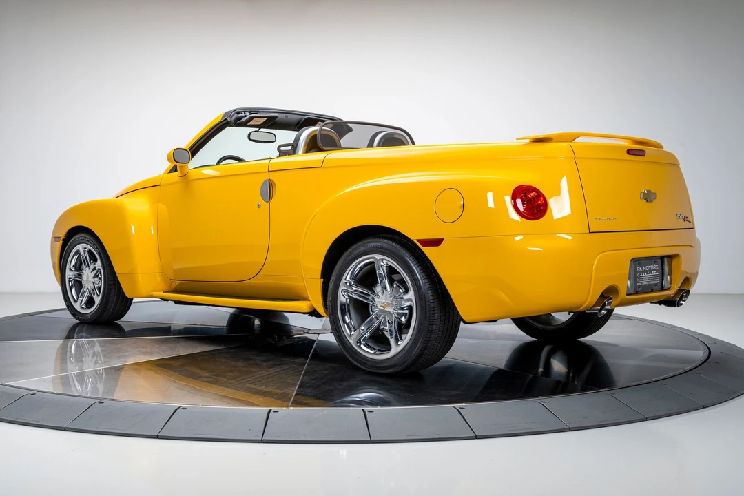 2005 Chevrolet SSR - Image 26 of 31