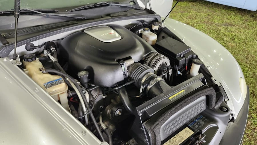 2005 Chevrolet SSR - Image 6 of 6