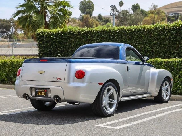 2005 Chevrolet SSR - Image 7 of 31