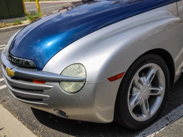 2005 Chevrolet SSR - Image 14 of 31