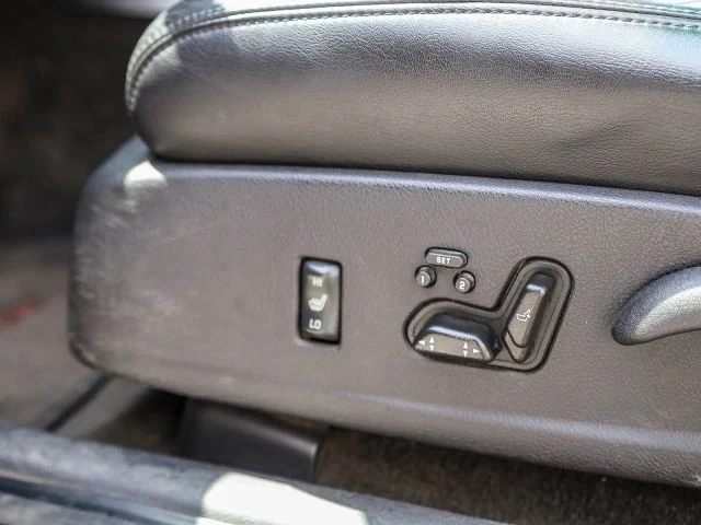 2005 Chevrolet SSR - Image 24 of 31