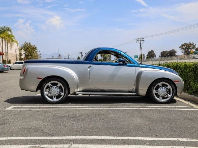 2005 Chevrolet SSR - Image 8 of 31