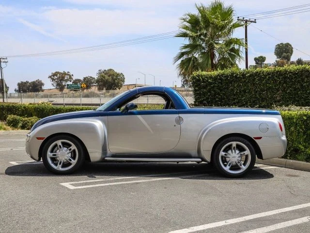 2005 Chevrolet SSR - Image 4 of 31