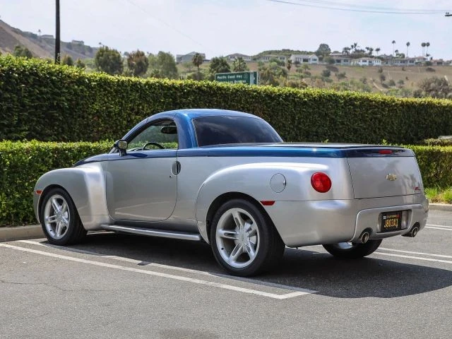 2005 Chevrolet SSR - Image 5 of 31