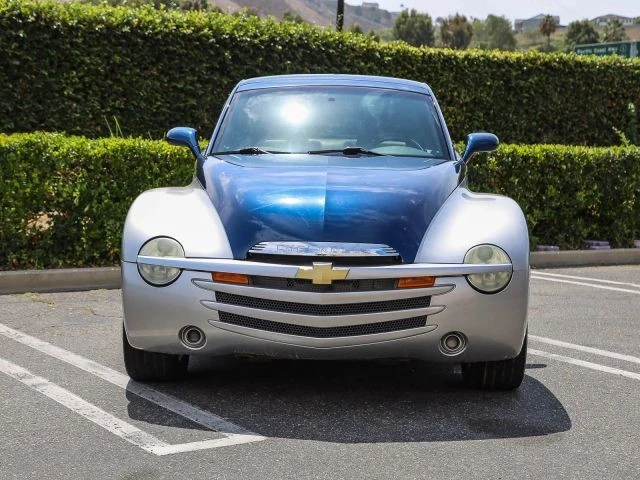 2005 Chevrolet SSR - Image 2 of 31