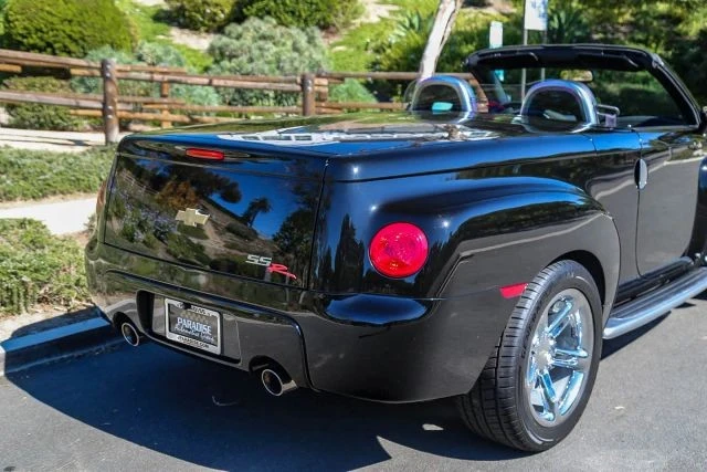 2005 Chevrolet SSR - Image 14 of 21