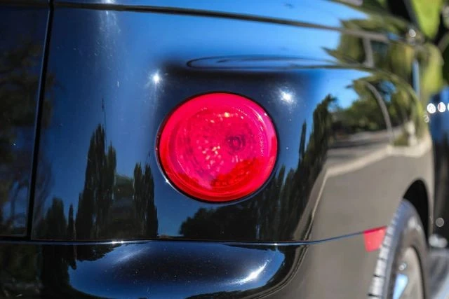2005 Chevrolet SSR - Image 16 of 21