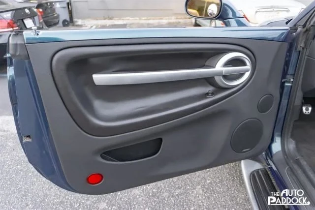2005 Chevrolet SSR - Image 13 of 21