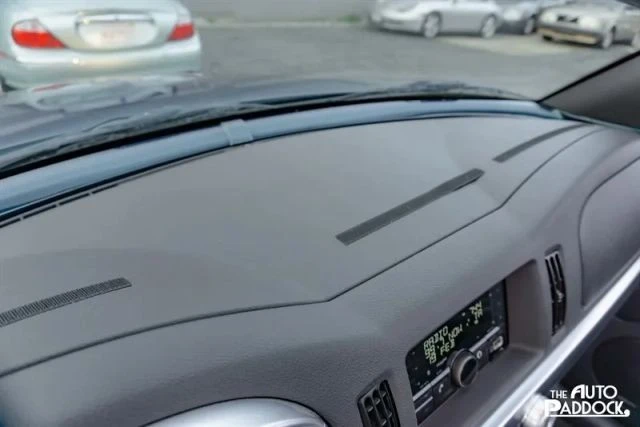 2005 Chevrolet SSR - Image 16 of 21