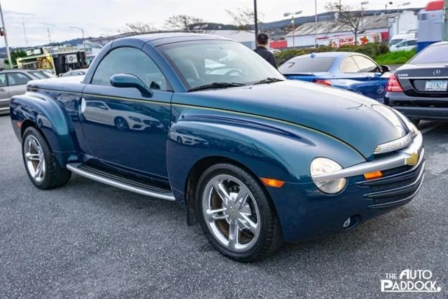 2005 Chevrolet SSR - Image 3 of 21
