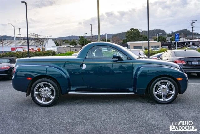 2005 Chevrolet SSR - Image 4 of 21