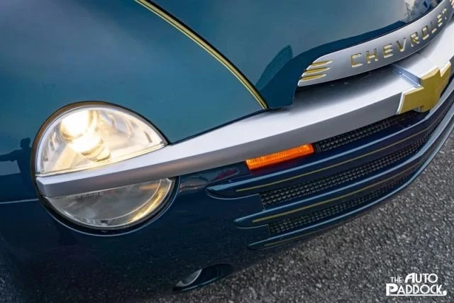 2005 Chevrolet SSR - Image 10 of 21