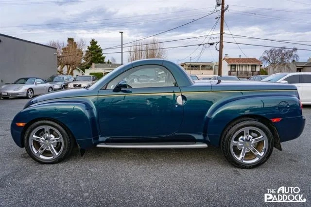 2005 Chevrolet SSR - Image 8 of 21