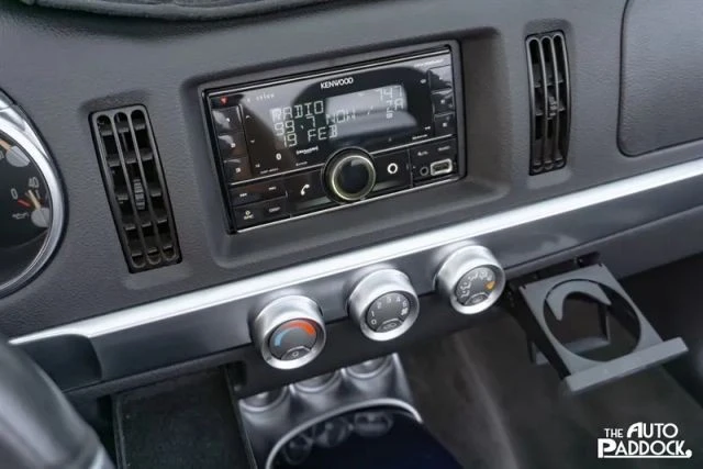 2005 Chevrolet SSR - Image 20 of 21