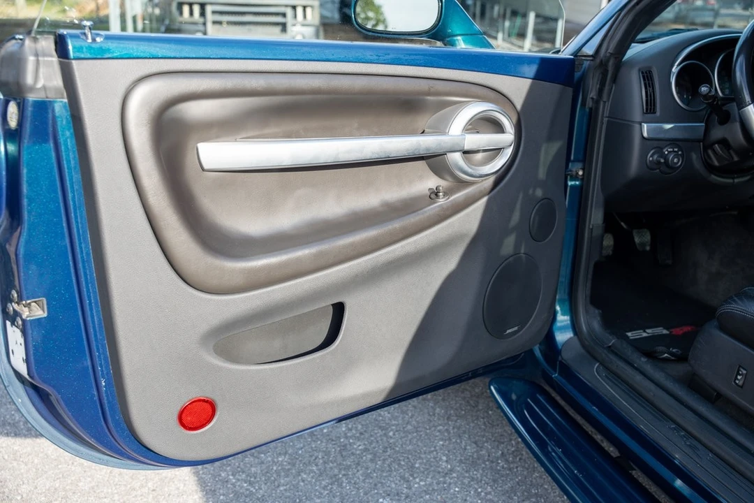 2005 Chevrolet SSR - Image 19 of 21