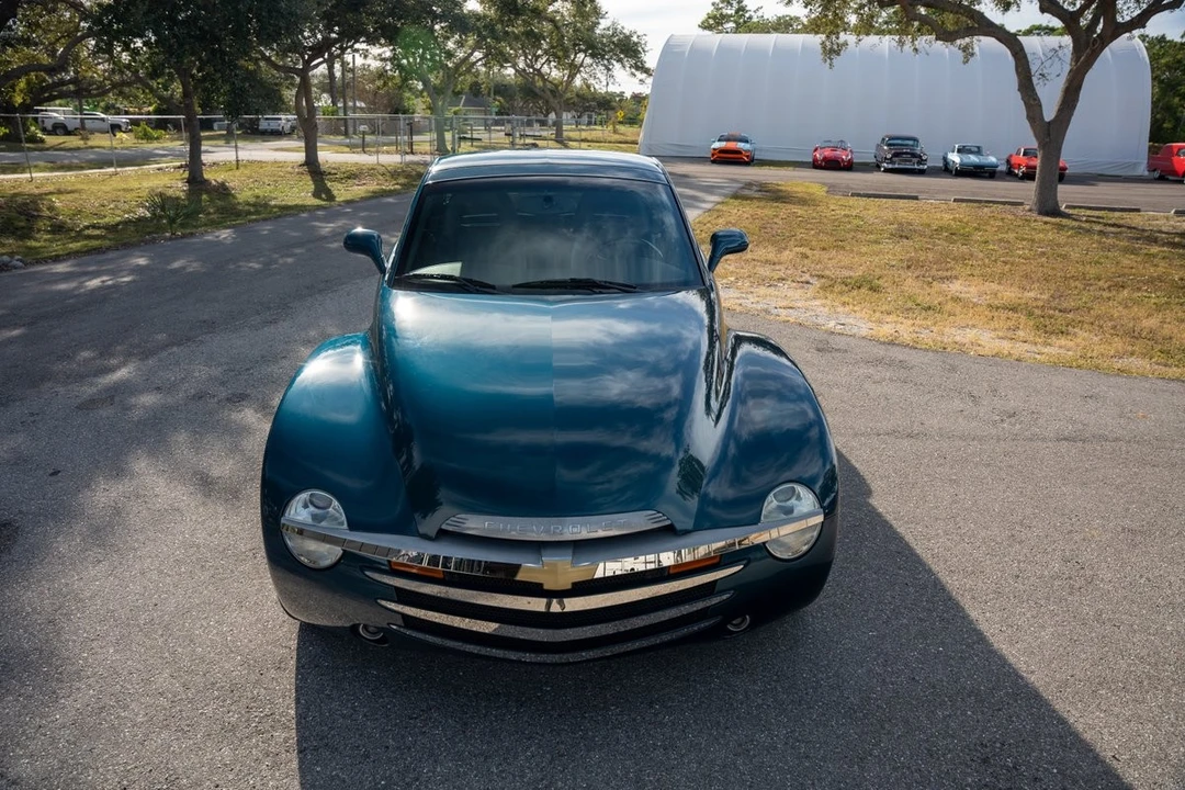2005 Chevrolet SSR - Image 4 of 21