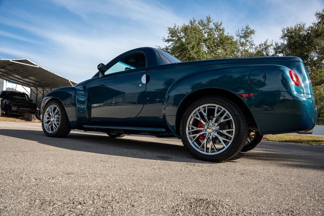 2005 Chevrolet SSR - Image 15 of 21