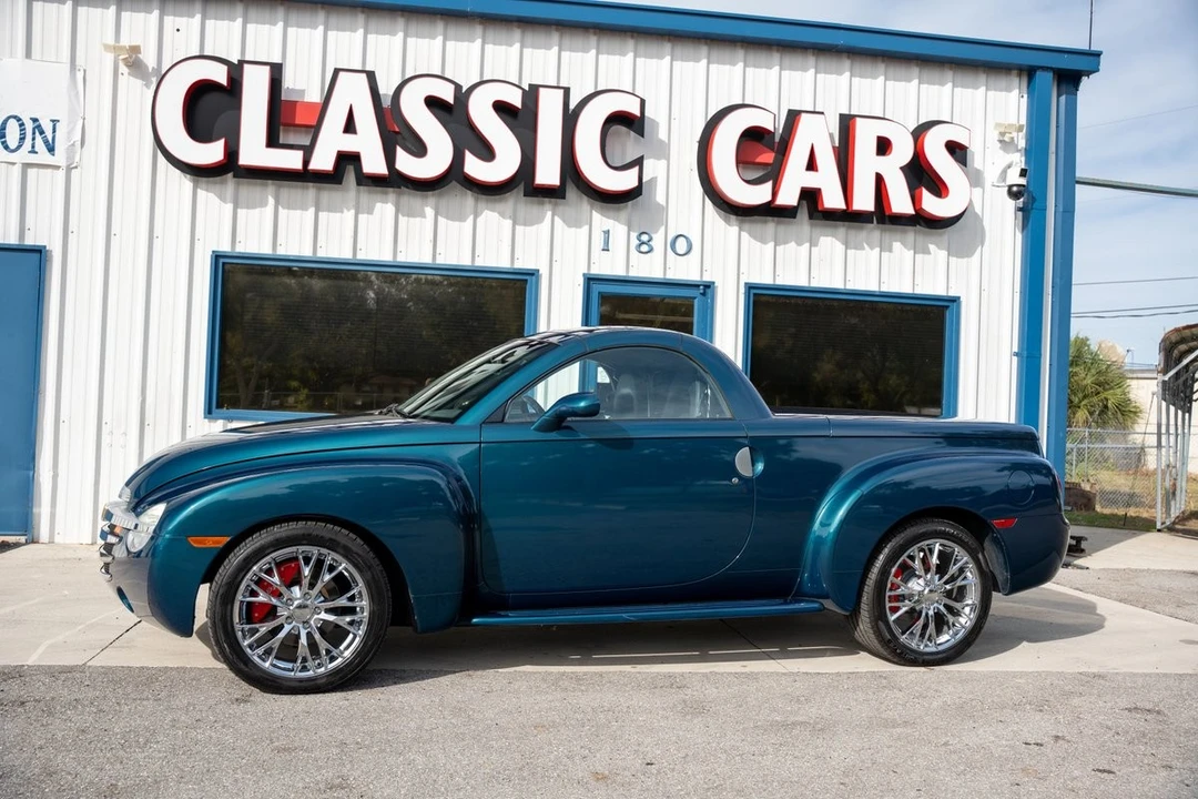 2005 Chevrolet SSR - Image 3 of 21