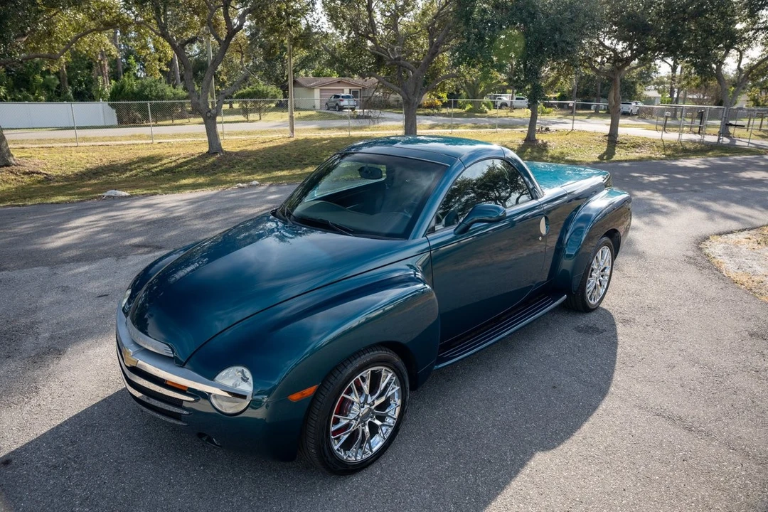 2005 Chevrolet SSR - Image 6 of 12