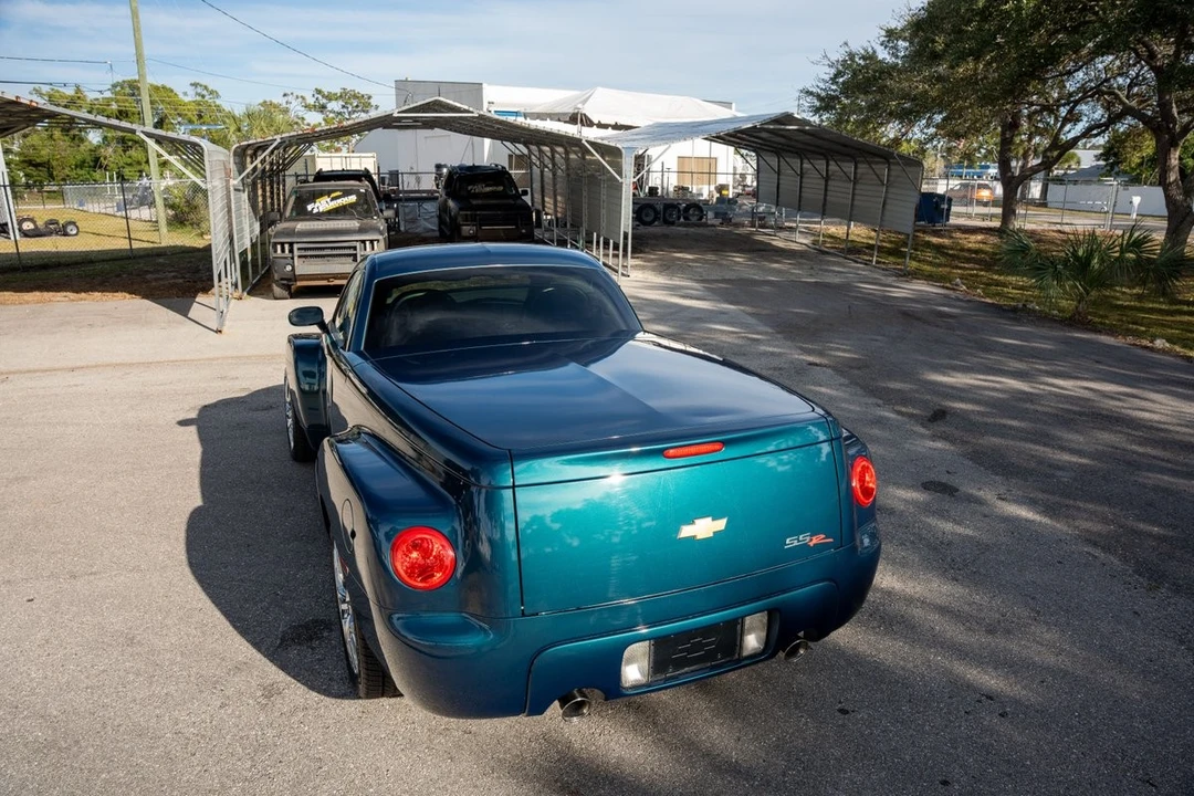 2005 Chevrolet SSR - Image 16 of 21