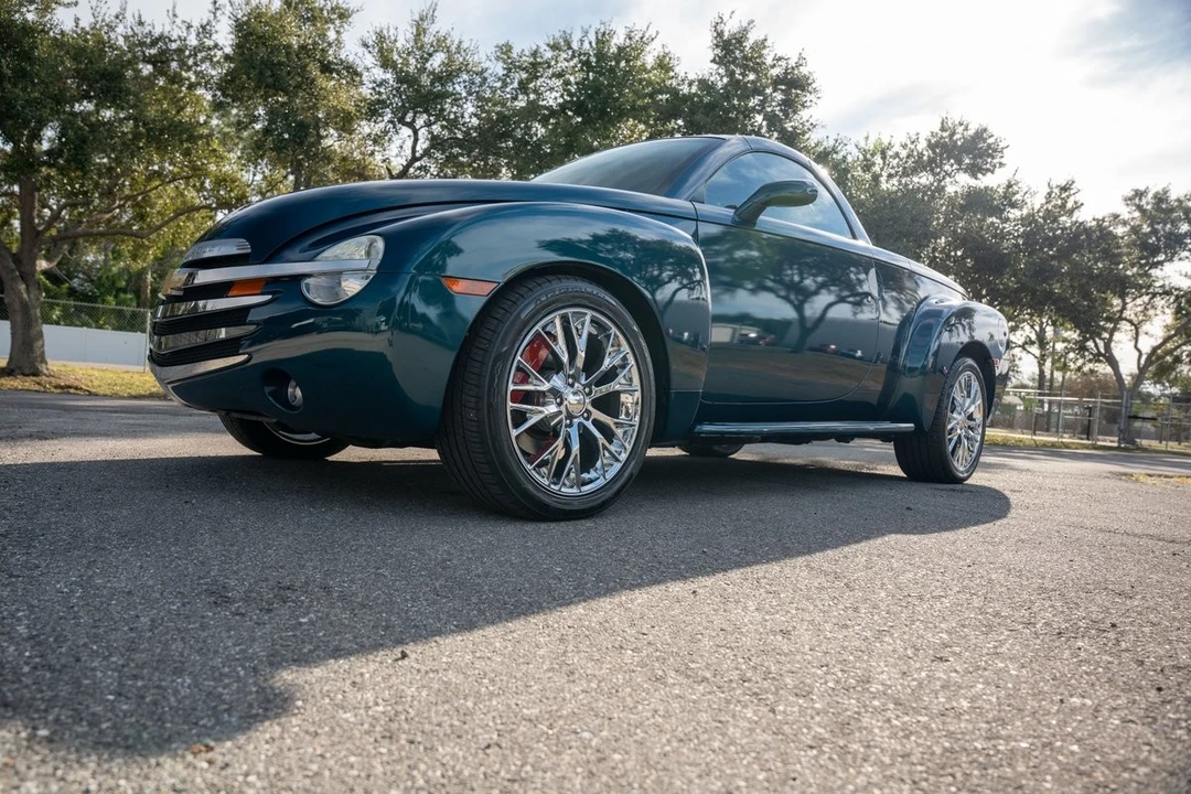2005 Chevrolet SSR - Image 9 of 21