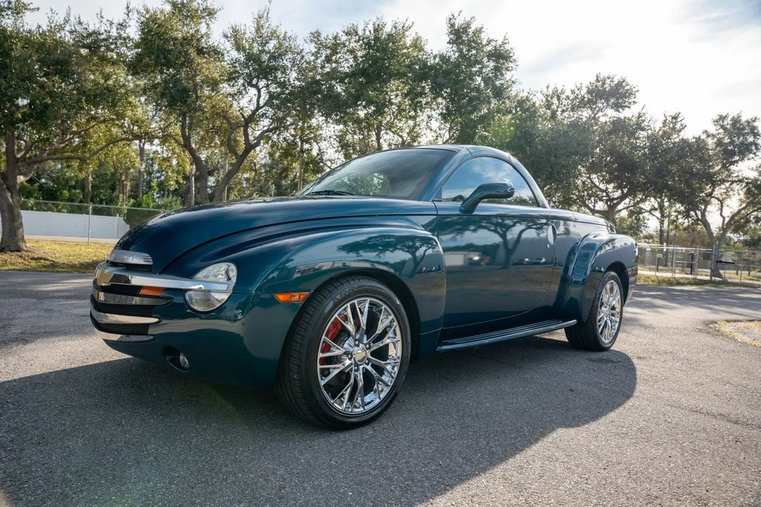 2005 Chevrolet SSR - Image 8 of 21