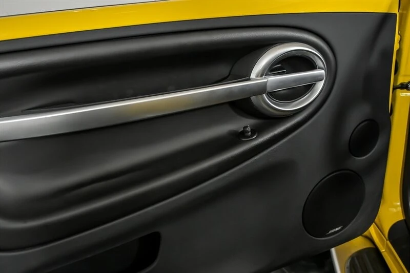2005 Chevrolet SSR - Image 15 of 31