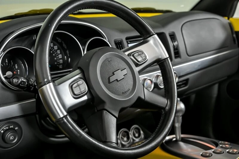 2005 Chevrolet SSR - Image 19 of 31