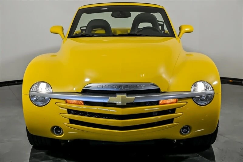 2005 Chevrolet SSR - Image 4 of 31