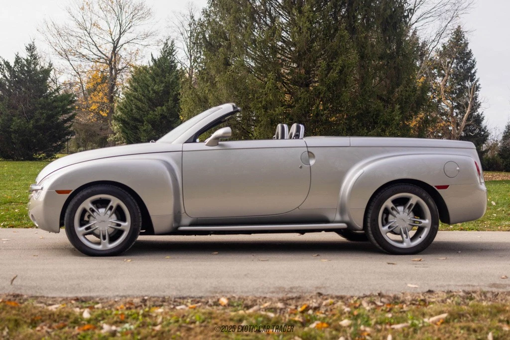 2005 Chevrolet SSR - Image 3 of 12