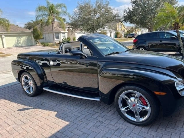 2005 Chevrolet SSR - Image 2 of 12