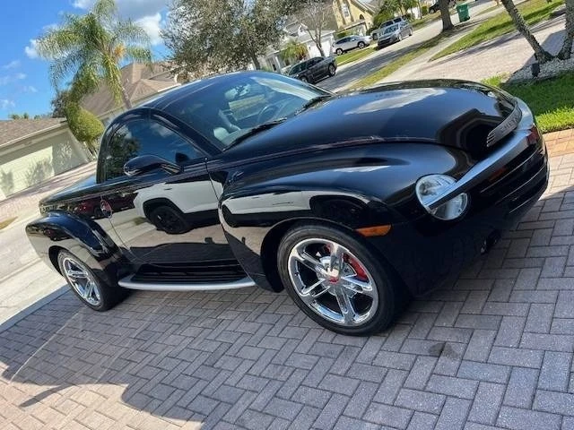 2005 Chevrolet SSR - Image 4 of 12