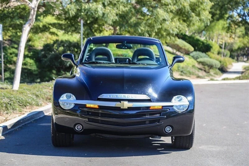 2005 Chevrolet SSR - Image 3 of 21