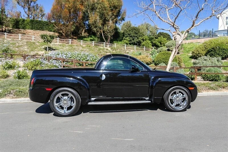 2005 Chevrolet SSR - Image 20 of 21
