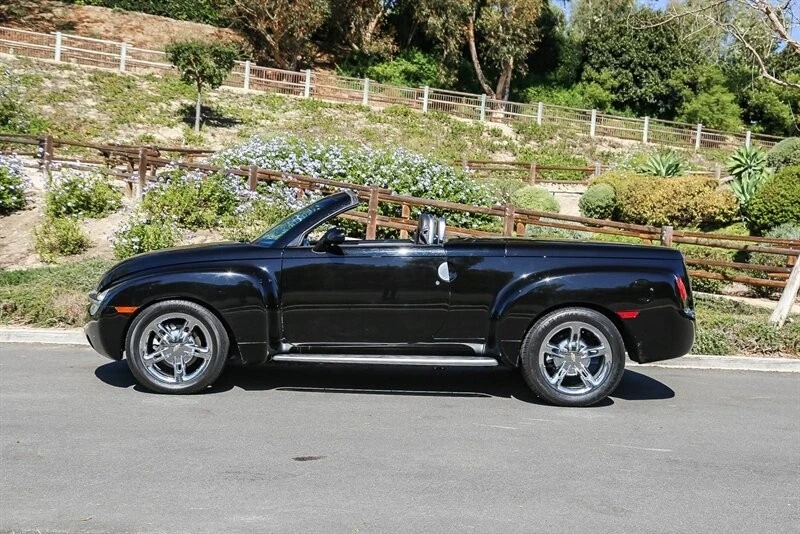 2005 Chevrolet SSR - Image 3 of 21